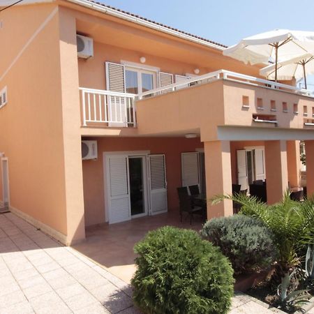 Studios & Rooms Fiesta Novalja Exterior photo