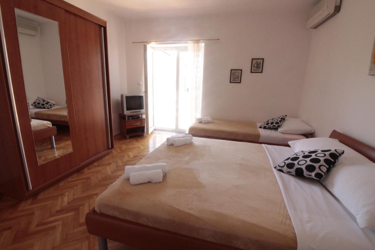 Studios & Rooms Fiesta Novalja Room photo